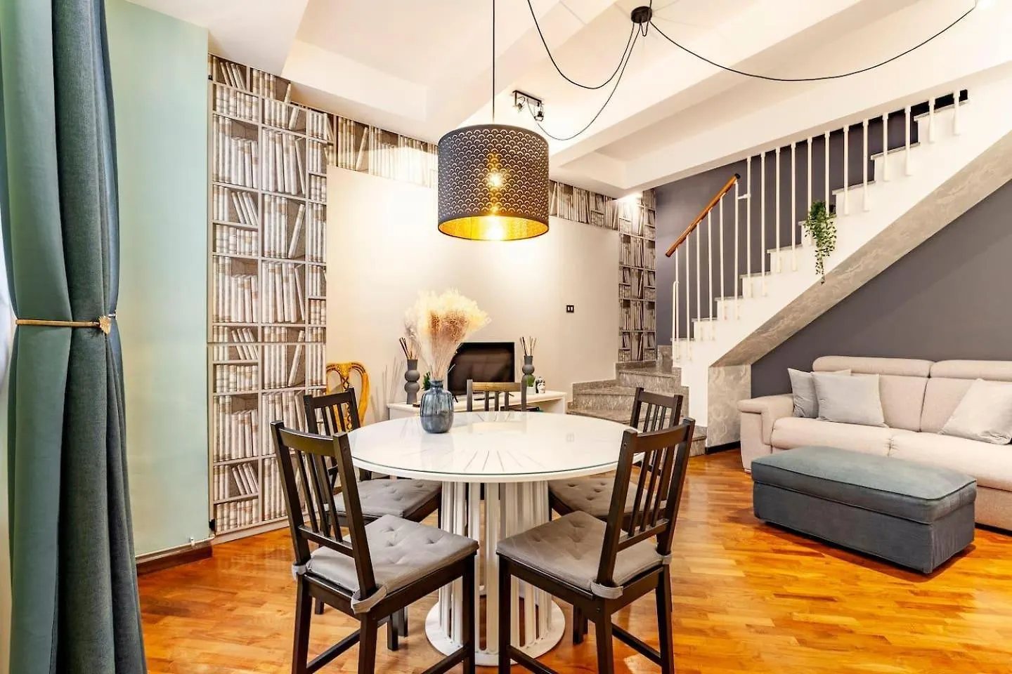 Design Villa With Parking Navigli Area Mailand